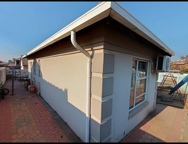 3 BEDROOM HOUSE FOR SALE IN OLIEVENHOUTBOSCH